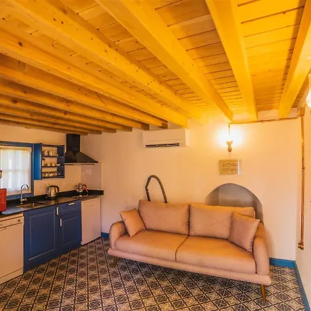 Kinali - Tradational Greek In Kayakoy Villa *