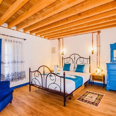 Kinali - Tradational Greek In Kayakoy Villa